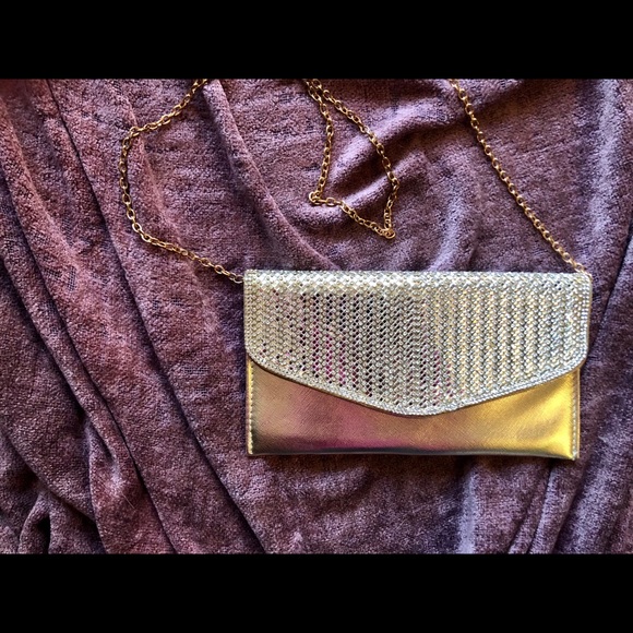 Clutch - Picture 2 of 9